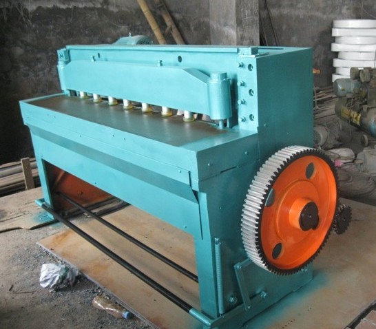 泉州3X2000电动剪板机厂家Q11-4/2000剪板机厂