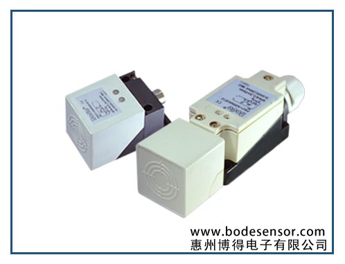 深圳电涡流位移传感器，M12模拟量信号电流传感器