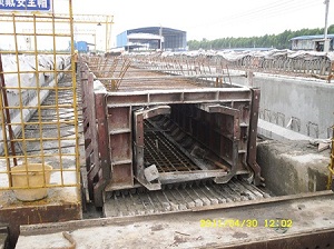 供应空心梁钢模板