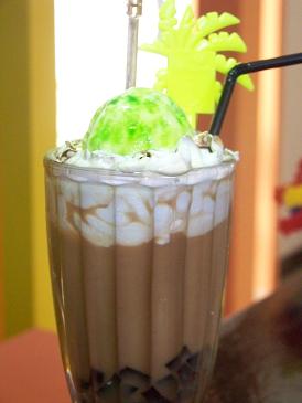 郑州时尚饮品加盟 ，魔力多饮开店中