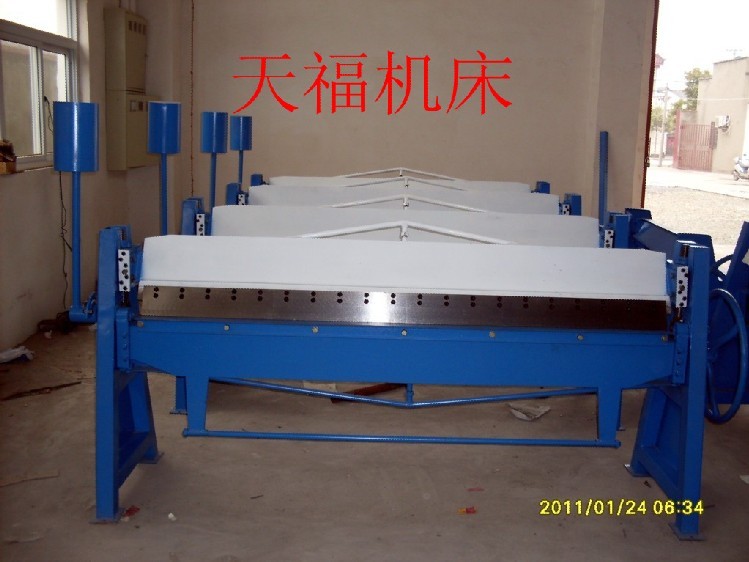 推荐大庆小型手动简易折弯机,优惠大庆1米5手动折边机价格