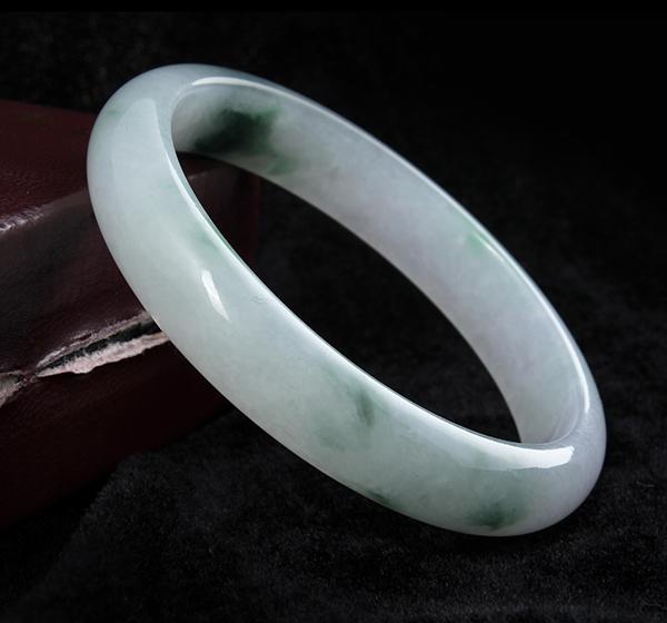 翡翠手镯（附证书）