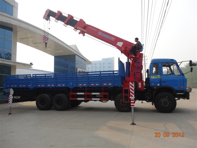 汽车随车吊哪里有卖  甘肃哪里有卖随车吊